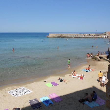 Balcone Sulla Spiaggia เชฟาลู ภายนอก รูปภาพ