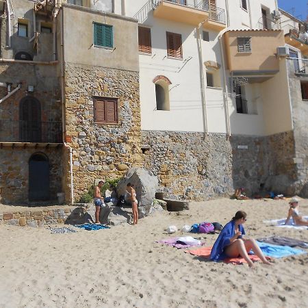 Balcone Sulla Spiaggia เชฟาลู ภายนอก รูปภาพ