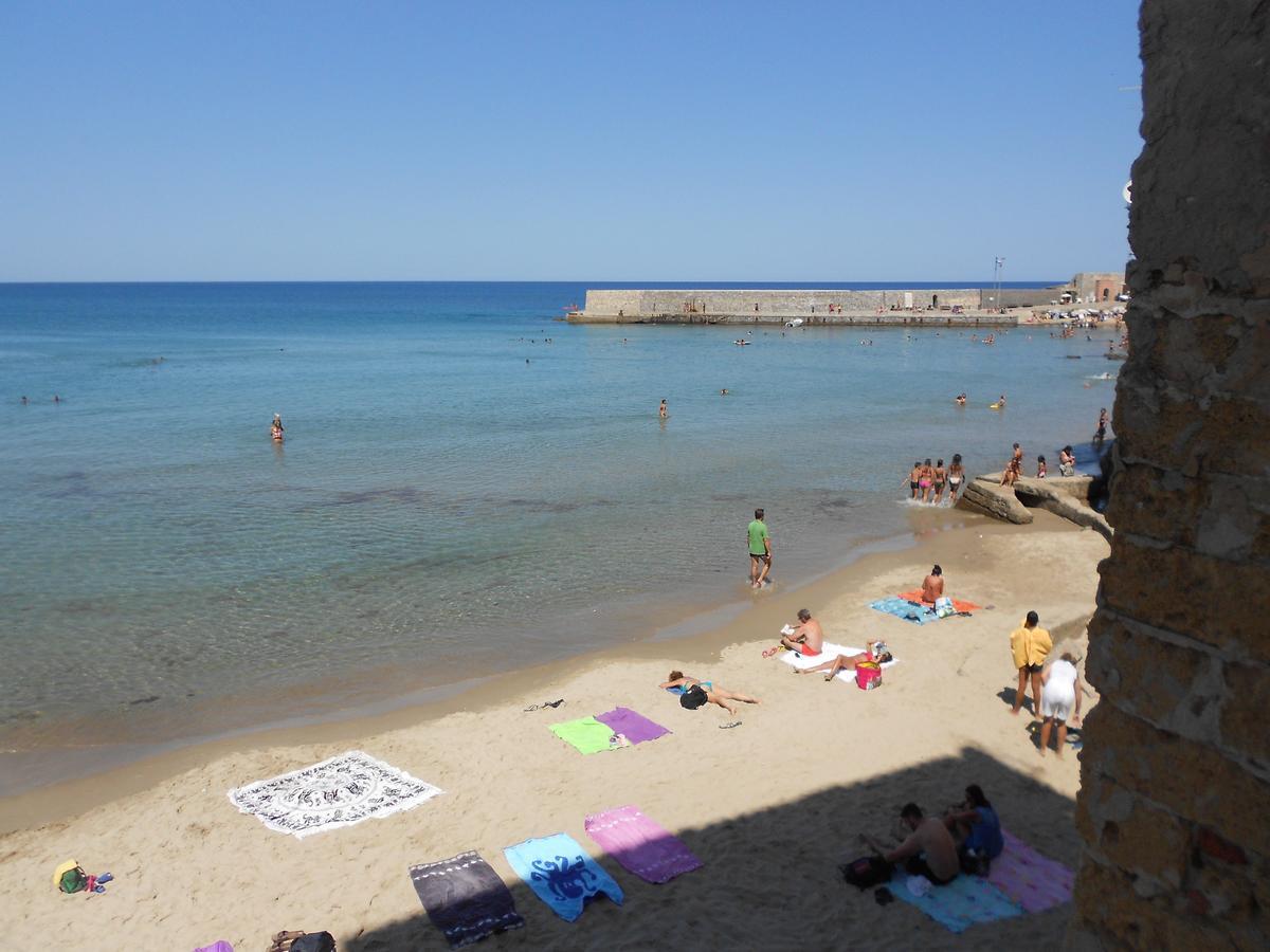 Balcone Sulla Spiaggia เชฟาลู ภายนอก รูปภาพ